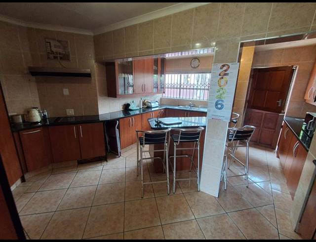 3 BEDROOM HOUSE FOR SALE IN GLENVISTA